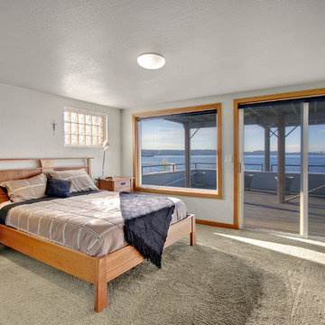 Discreet Waterfront