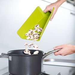 'Chop 2 pot' chopping board - Kitchen Products