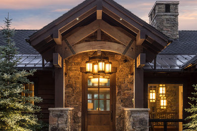 Example of a mountain style home design design in Salt Lake City