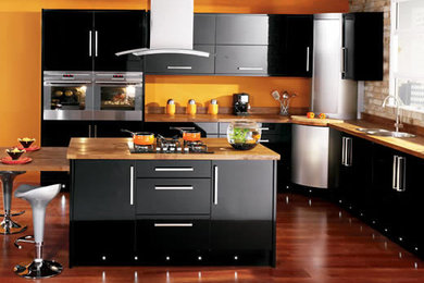 Inspiration for a contemporary kitchen in Mumbai.