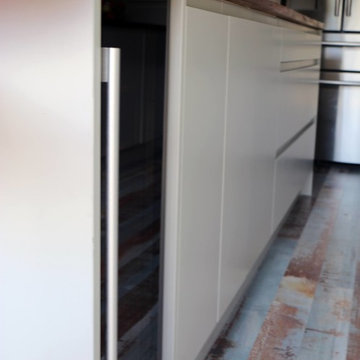 Grey Handle-less Kitchen