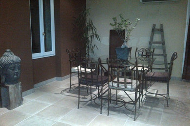 Zen dining room photo in Other