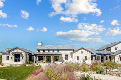 Farmhouse exterior home idea in Austin