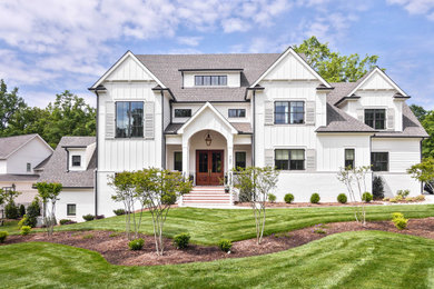 Example of an exterior home design in Charlotte