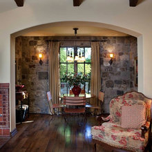 7107 N Chimney Rock Place