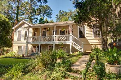 Inspiration for a timeless exterior home remodel in Jacksonville