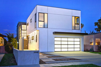 Contemporary exterior home idea in Los Angeles