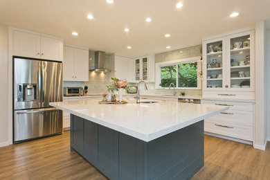 Example of a transitional kitchen design in Hawaii