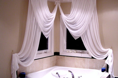 Inspiration for a timeless bathroom remodel in Toronto