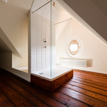 Dachgeschoss - Badezimmer - Denkmalgeschütze Villa
