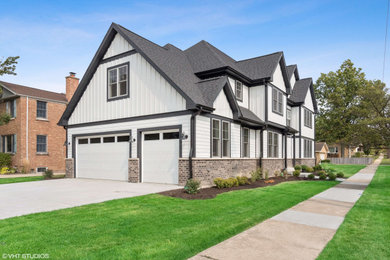 Country exterior home idea in Chicago
