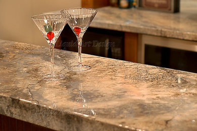 Home bar - home bar idea in Chicago