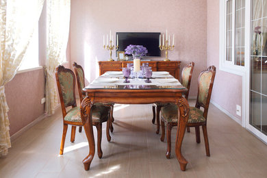 Dining room photo in Saint Petersburg