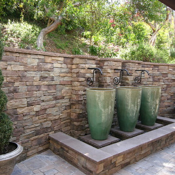 EXTERIOR BBQ, FOUNTAIN AND PATIO
