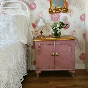 Piso decorado con muebles personalizados de aire bohemio