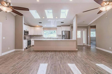 Inspiration for a timeless kitchen remodel in Tampa
