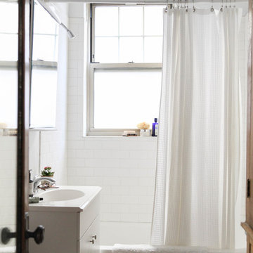 My Houzz: Wood-and-White Charm in a Graphic Designer’s Apartment
