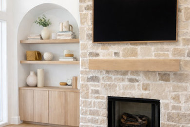Example of a transitional living room design in Nashville