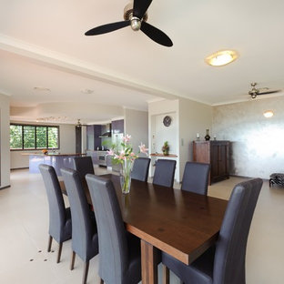 ケアンズの広いトロピカルスタイルのLDKの画像