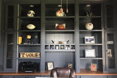 Example of a home office design in Nashville