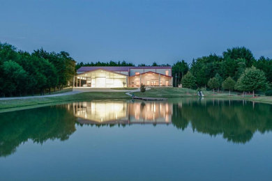 Exterior home idea in Dallas