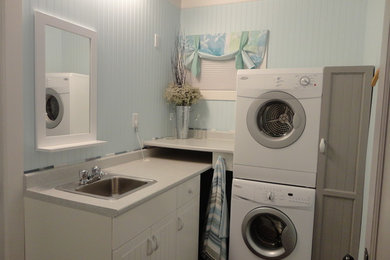 Laundry room - traditional laundry room idea in Edmonton