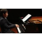 Tay Yi's photo