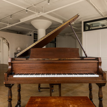Versatile Daylight Loft for Shoots & Events