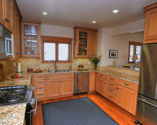 25 Best Small Traditional Kitchen Ideas & Remodeling Photos | Houzz