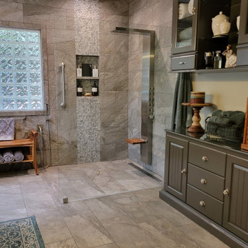 1000 Oaks Master Bathroom