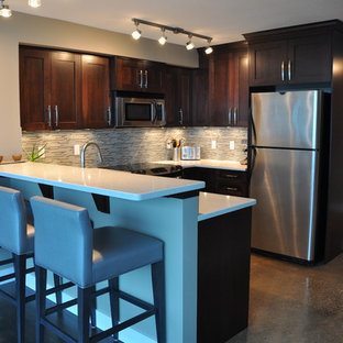 Kitchen with dining counter