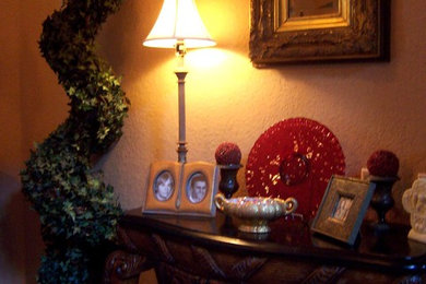 Inspiration for a transitional entryway remodel in Tampa