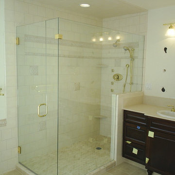 MassiveRecessed Notch panel walk in