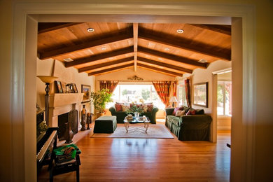 Inspiration for a timeless living room remodel in San Francisco