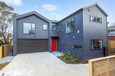 Example of an exterior home design in Auckland