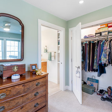 In-Law Suite, Holliston