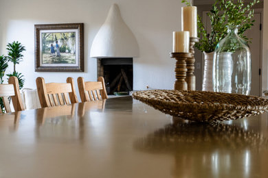 This is an example of a modern dining room in Atlanta.