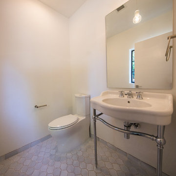 Oklahoma Bathrooms !GREAT WHITE1