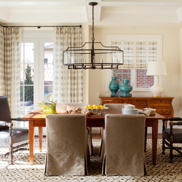 Dining Room between the kitchen and patio