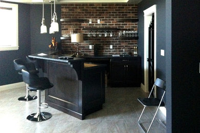 Transitional home bar photo in Vancouver