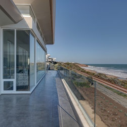 Boomer Beach Framelss Glass - Products