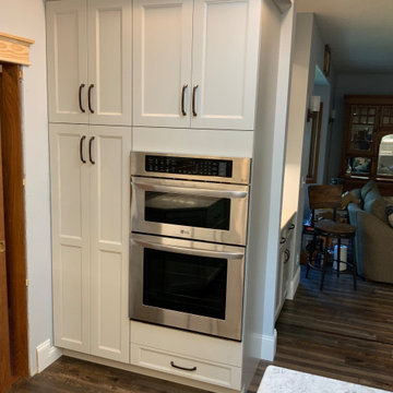 Transitional Kitchen Remodel Done with a New Island