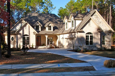Traditional exterior home idea in Wilmington