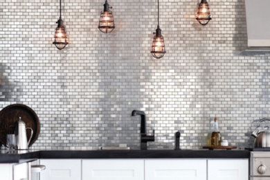 Kitchen - modern kitchen idea in New York