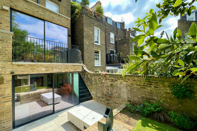 Contemporary house exterior in London.