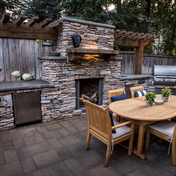 Intimate Outdoor Dining