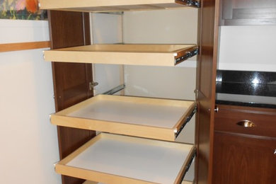 Kitchen - kitchen idea in Minneapolis