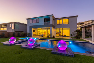 Example of a trendy pool design in Los Angeles