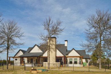 Example of an exterior home design in Austin