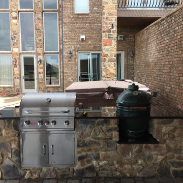 Built-In Grills & Outdoor Kitchens